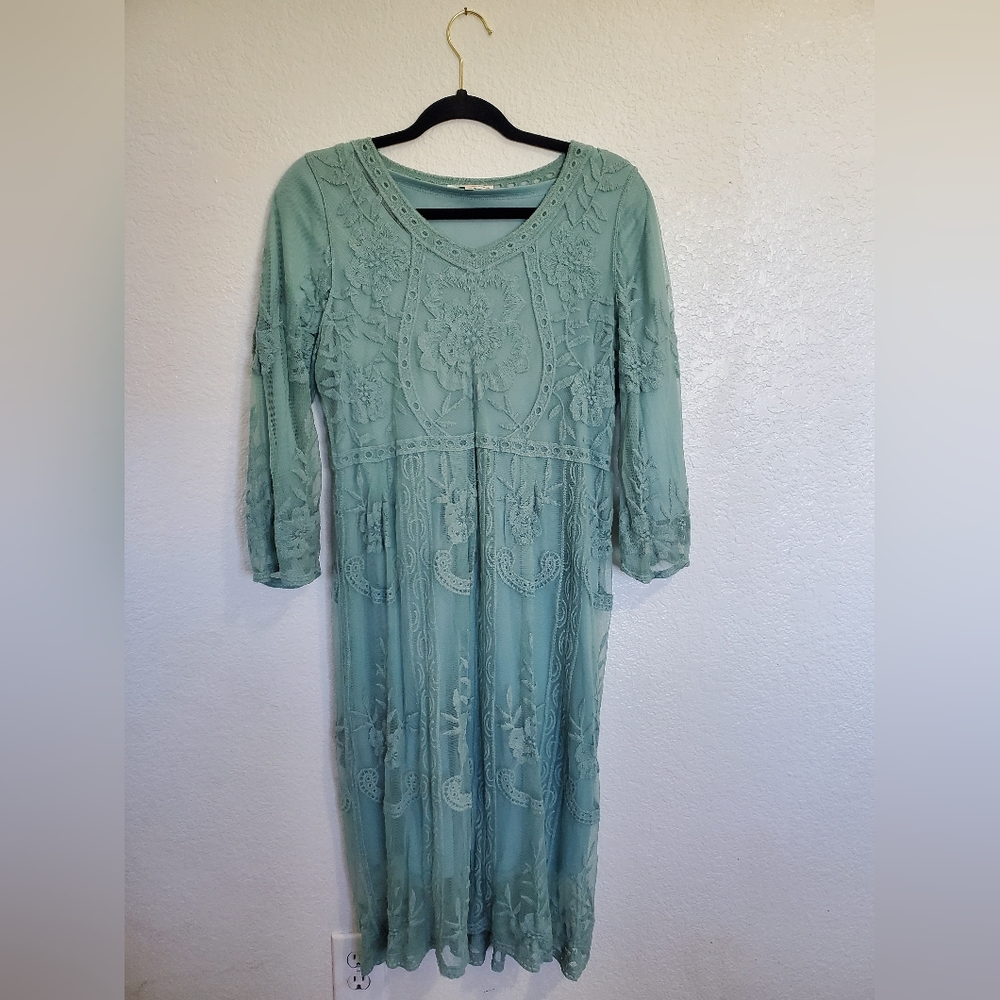 Orange Creek light green lace midi dress